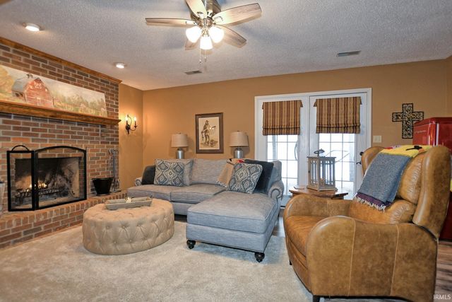 6299 Pfafflin Lake Boulevard, Newburgh, IN 47630