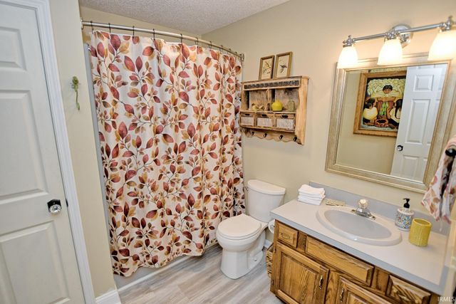 6299 Pfafflin Lake Boulevard, Newburgh, IN 47630