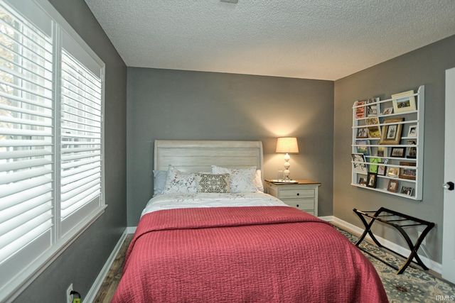 6299 Pfafflin Lake Boulevard, Newburgh, IN 47630