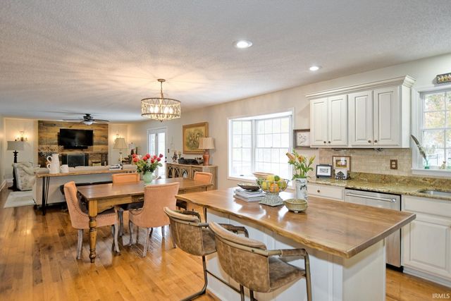 6299 Pfafflin Lake Boulevard, Newburgh, IN 47630