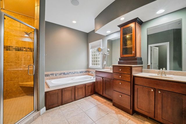 2205 OAK HARBOR CT, Columbia, MO 65203
