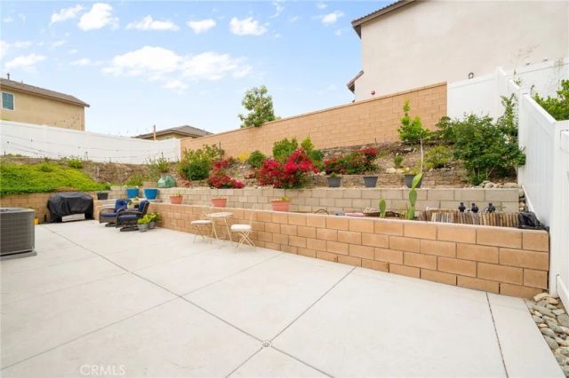380 Havasu, Rialto, CA 92377