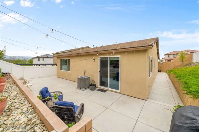 380 Havasu, Rialto, CA 92377