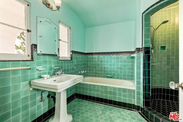 702 N Linden Drive, Beverly Hills, CA 90210