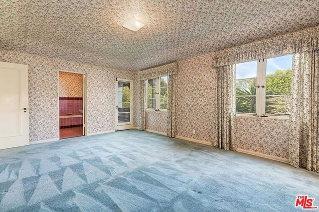 702 N Linden Drive, Beverly Hills, CA 90210