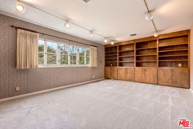 702 N Linden Drive, Beverly Hills, CA 90210