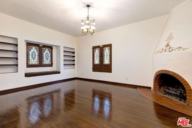 702 N Linden Drive, Beverly Hills, CA 90210