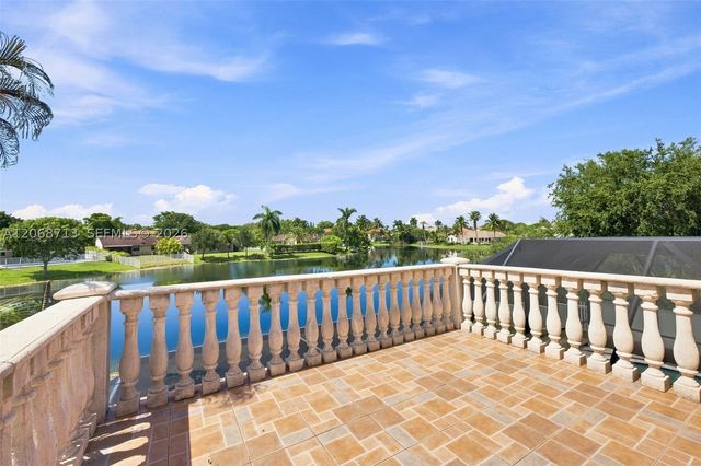 14060 Richwood Pl, Davie, FL 33325