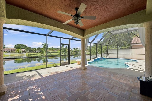 14060 Richwood Pl, Davie, FL 33325
