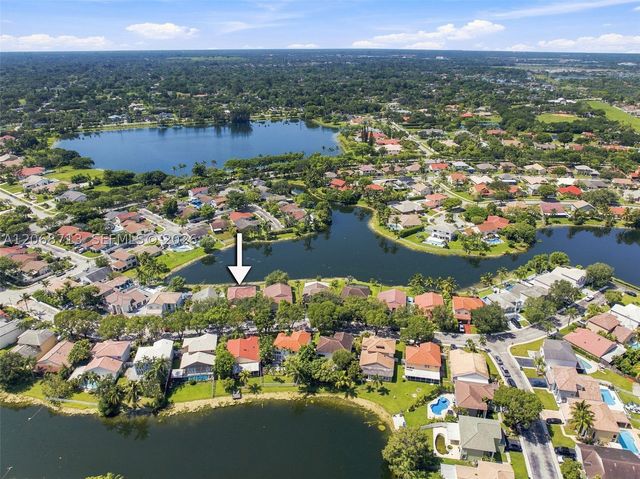 14060 Richwood Pl, Davie, FL 33325