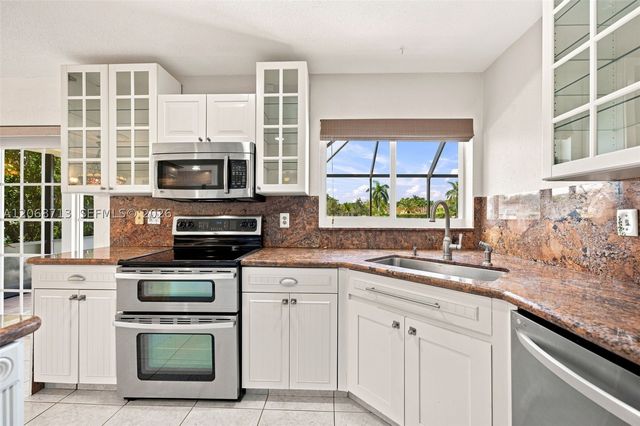 14060 Richwood Pl, Davie, FL 33325