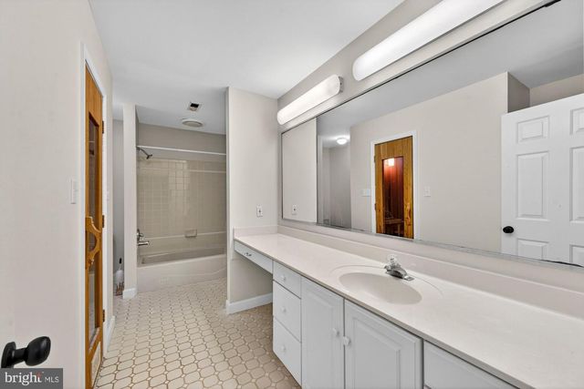 1504 NIGHT SHADE CT, Vienna, VA 22182