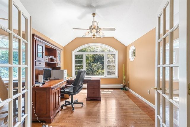 85 Comstock Dr, Wrentham, MA 02093