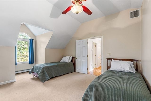 85 Comstock Dr, Wrentham, MA 02093