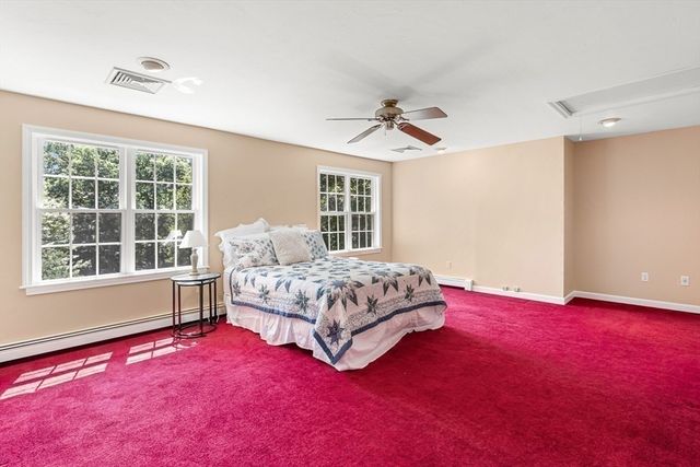 85 Comstock Dr, Wrentham, MA 02093