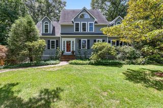 85 Comstock Dr, Wrentham, MA 02093