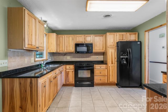 32 Swanns View Drive, Marion, NC 28752