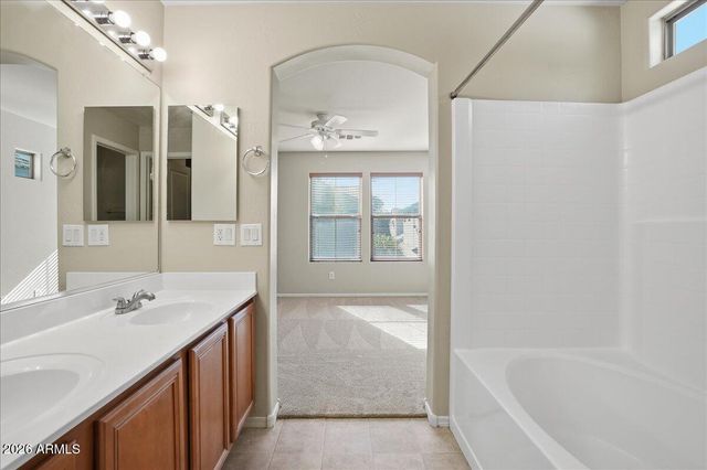 1915 E OXFORD Lane, Gilbert, AZ 85295