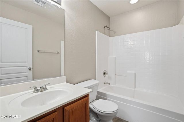 1915 E OXFORD Lane, Gilbert, AZ 85295