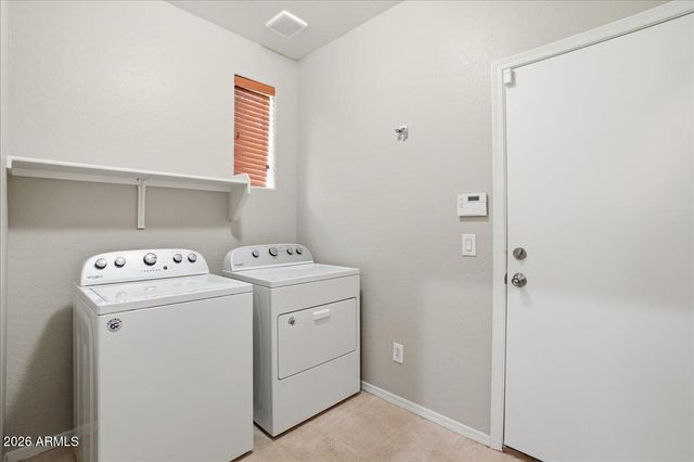 1915 E OXFORD Lane, Gilbert, AZ 85295