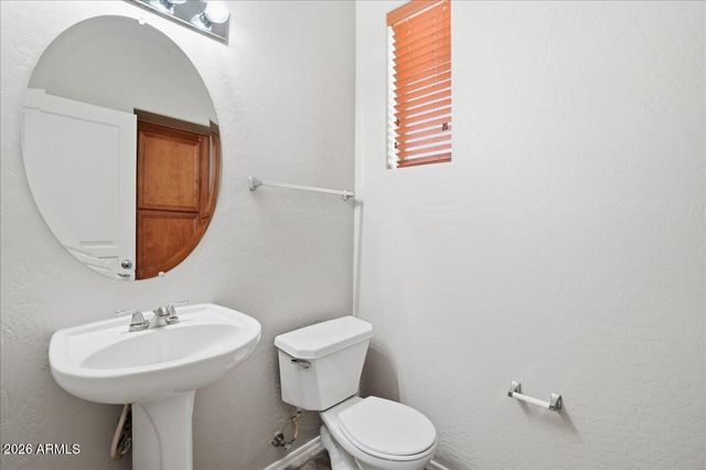 1915 E OXFORD Lane, Gilbert, AZ 85295