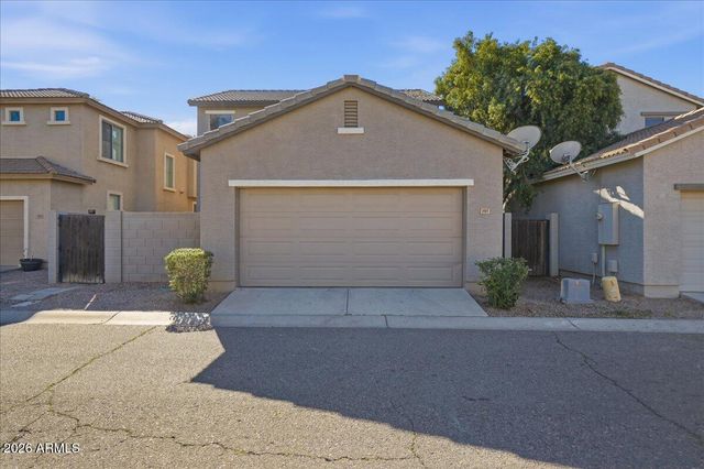 1915 E OXFORD Lane, Gilbert, AZ 85295