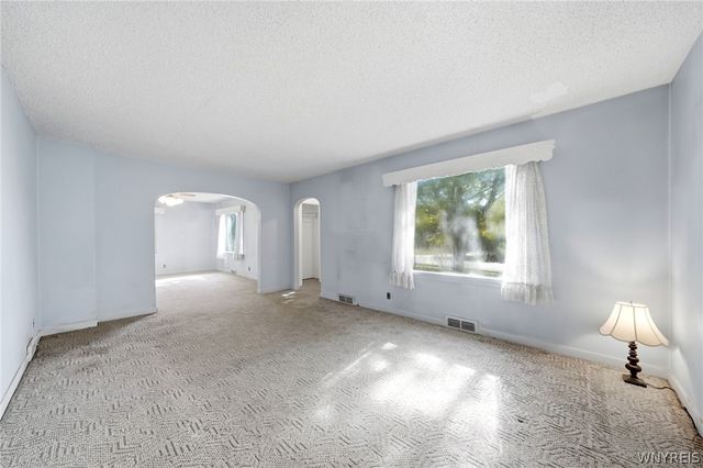 6467 Chestnut Ridge Road, Orchard Park, NY 14127