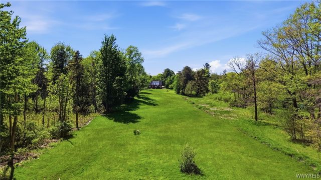 6467 Chestnut Ridge Road, Orchard Park, NY 14127