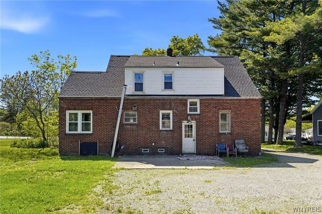 6467 Chestnut Ridge Road, Orchard Park, NY 14127