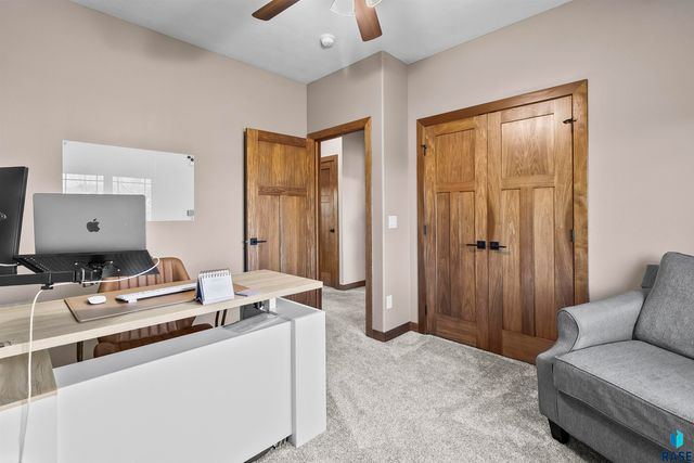 8609 S Carver Cir Circle, Sioux Falls, SD 57108