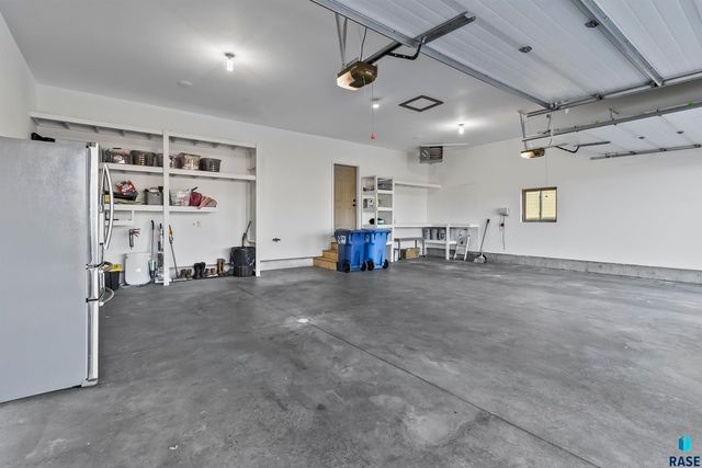 8609 S Carver Cir Circle, Sioux Falls, SD 57108