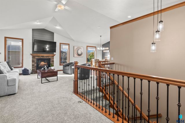 8609 S Carver Cir Circle, Sioux Falls, SD 57108