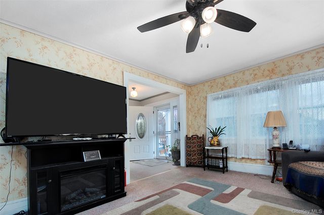 85 Overocker Road, Poughkeepsie, NY 12603