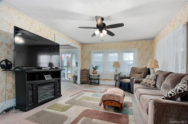 85 Overocker Road, Poughkeepsie, NY 12603