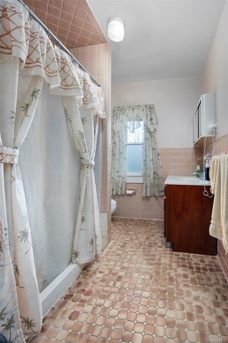 85 Overocker Road, Poughkeepsie, NY 12603