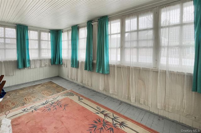 85 Overocker Road, Poughkeepsie, NY 12603