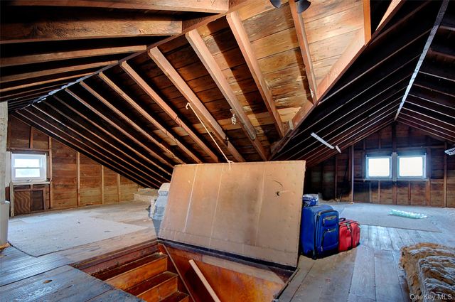 85 Overocker Road, Poughkeepsie, NY 12603