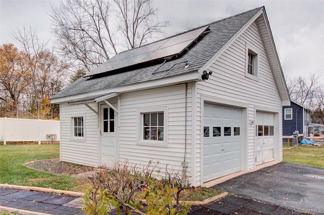 85 Overocker Road, Poughkeepsie, NY 12603