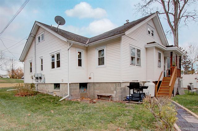 85 Overocker Road, Poughkeepsie, NY 12603