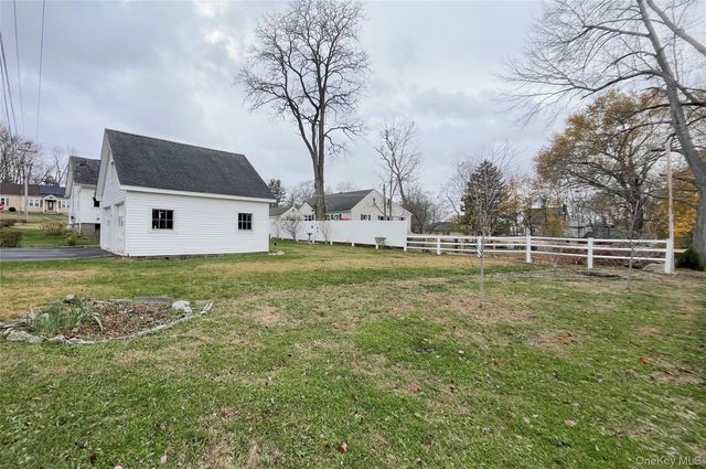 85 Overocker Road, Poughkeepsie, NY 12603