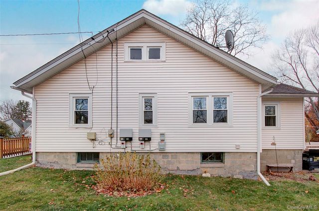 85 Overocker Road, Poughkeepsie, NY 12603