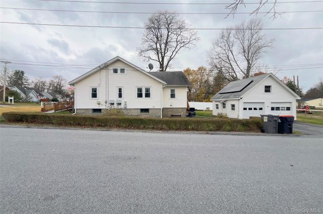 85 Overocker Road, Poughkeepsie, NY 12603