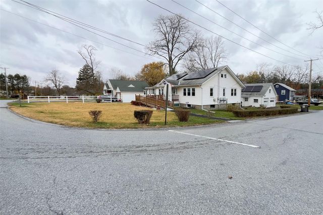 85 Overocker Road, Poughkeepsie, NY 12603