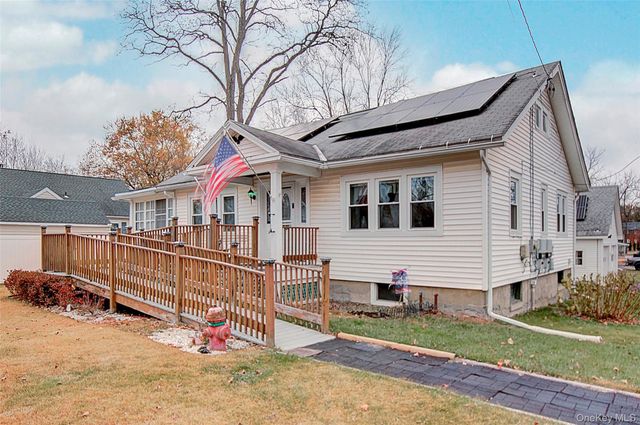 85 Overocker Road, Poughkeepsie, NY 12603