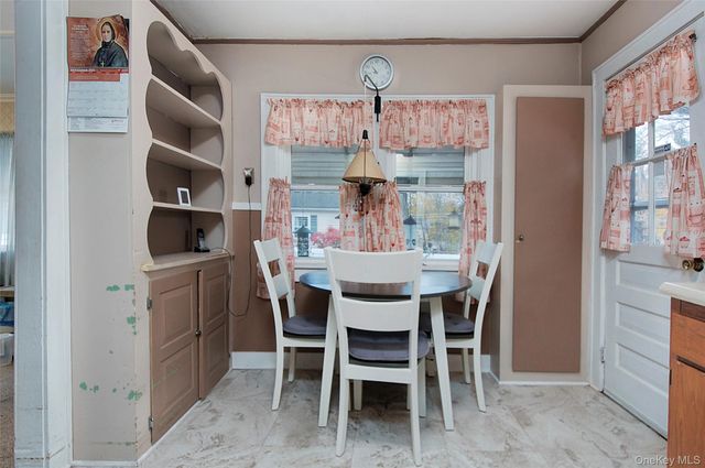 85 Overocker Road, Poughkeepsie, NY 12603