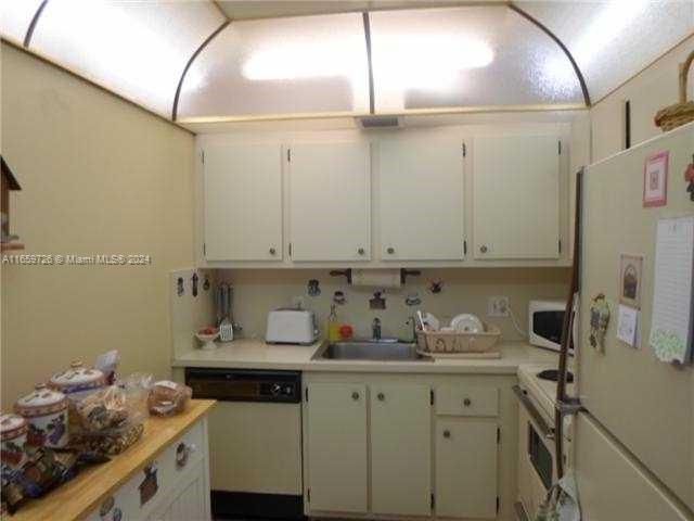 13475 SW 9th St 405A, Pembroke Pines, FL 33027