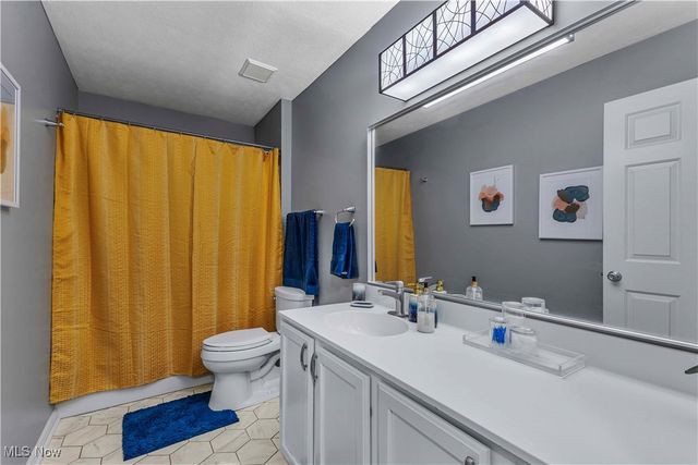 10101 Ravenwood Court, Streetsboro, OH 44241