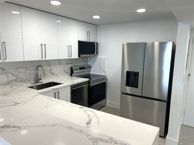 7928 West Dr 707, North Bay Village, FL 33141