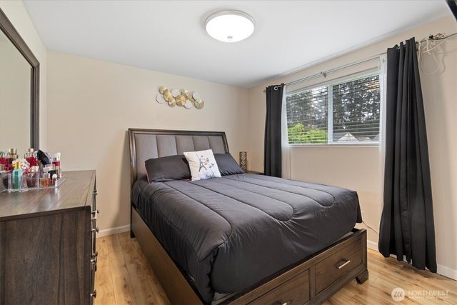 30573 5th Avenue SW, Federal Way, WA 98023