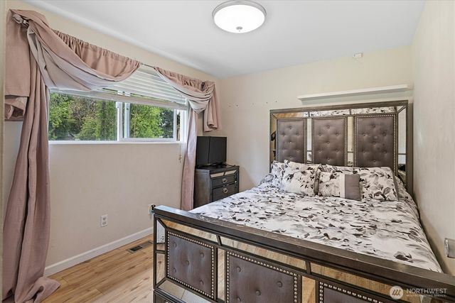 30573 5th Avenue SW, Federal Way, WA 98023